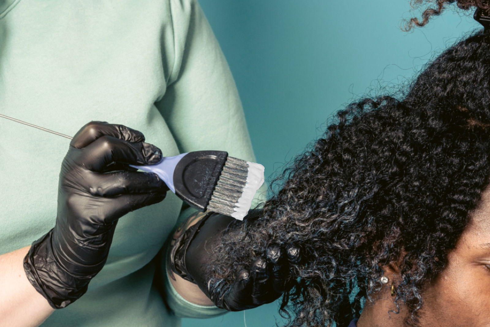 Study Finds Hairstylists For Black And Latina Clients Face High Exposure To Airborne Toxins