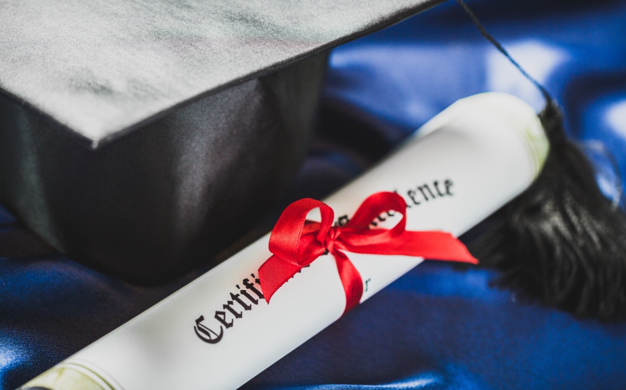 60-year-Old Graduates With Bachelor’s From Alabama A&M University