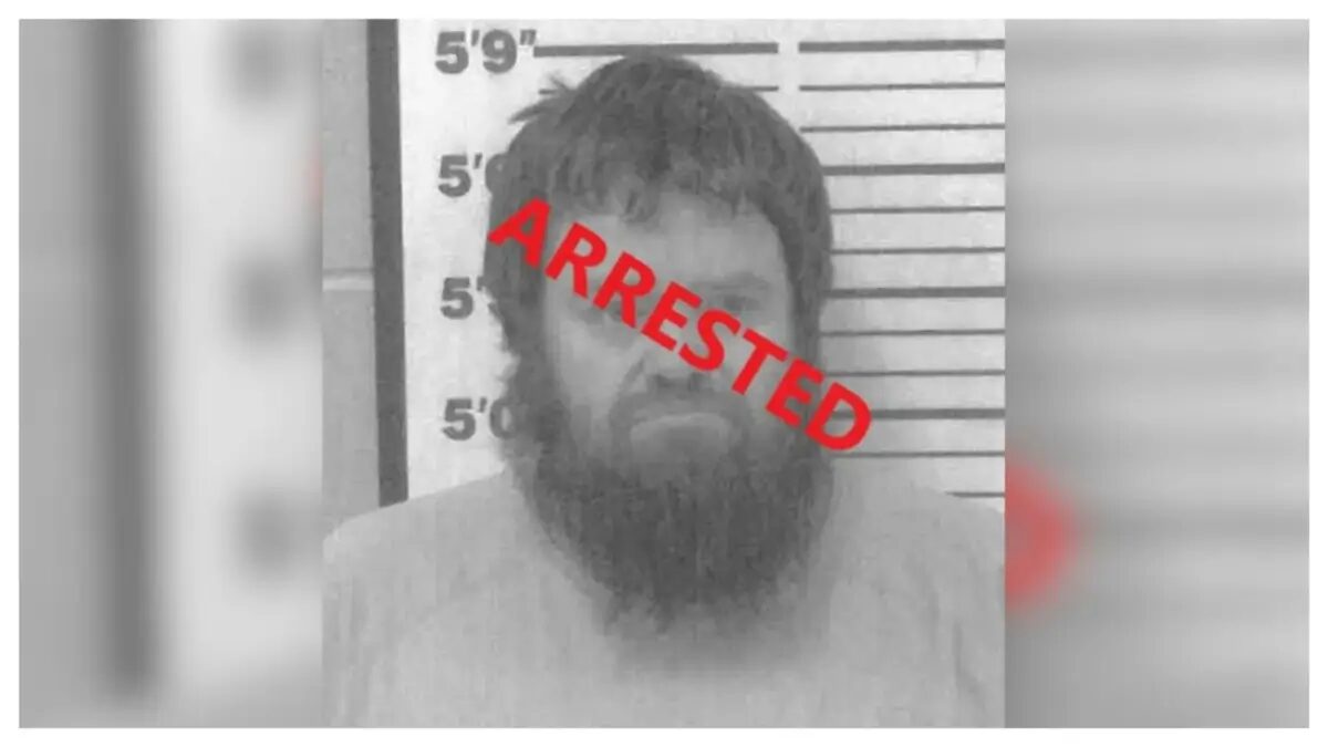 Tennessee Teen Who Allegedly Shot Into FedEx Delivery Truck In a Fit of Rage and Led Police On 100 MPH Chase Was Caught ‘Hiding Underneath a Bed,’ Father Arrested Too for Lying to Police