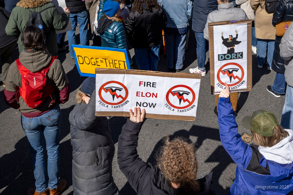 Donald Trump & His MAGA Loyalist Rally Behind Elon Musk’s Tesla Slumping, X Celebrates The Company’s Current Downfall
