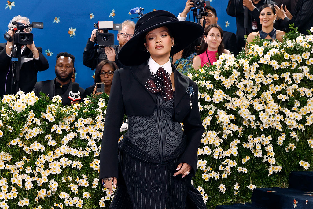 Rihanna Is Officially The Queen Of Fashionable Pregnancy Reveals