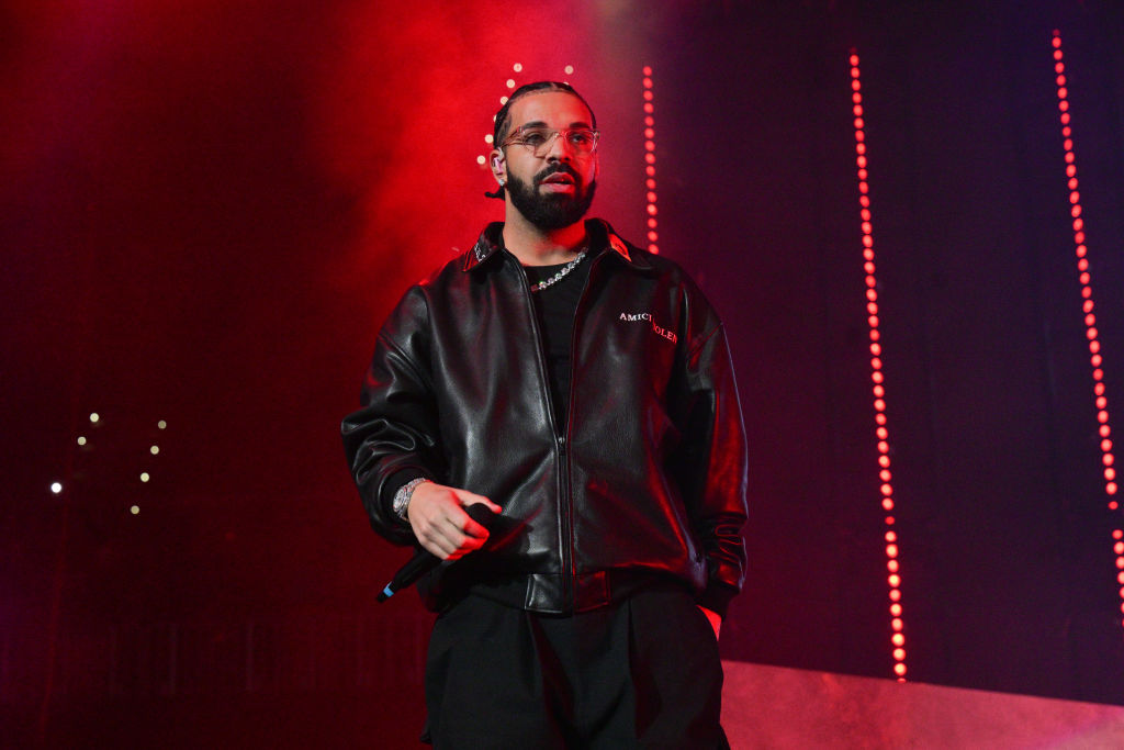Drake Makes History As First Ever Artist With 10 Diamond Records, Social Media Reminds Haters