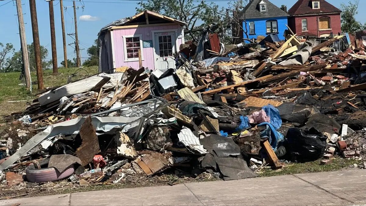 ‘Nobody Helped Us’: Black St. Louis Neighborhood Left In Apocalyptic Ruin As Governor Pleads to Trump for Aid More Than 2 Weeks After Devastating Tornandoes