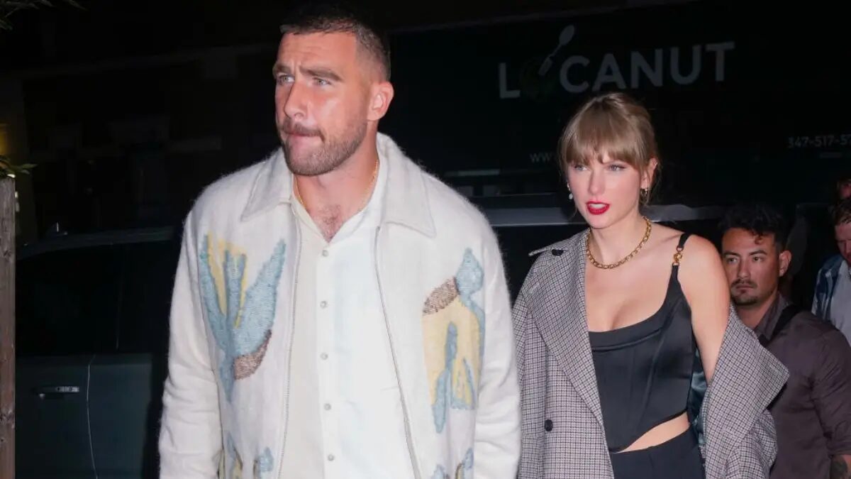 ‘No Taylor?’: Travis Kelce’s Savage Mic Drop Moment During Outing Without Taylor Swift Leaves Crowd Stunned