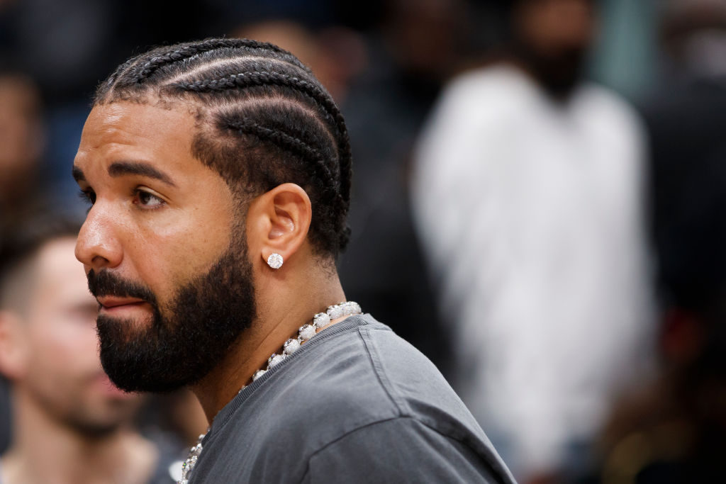 Drake Delivers Graduation Speech At Kai Cenat’s Streamer University & Other Viral Moments From Campus