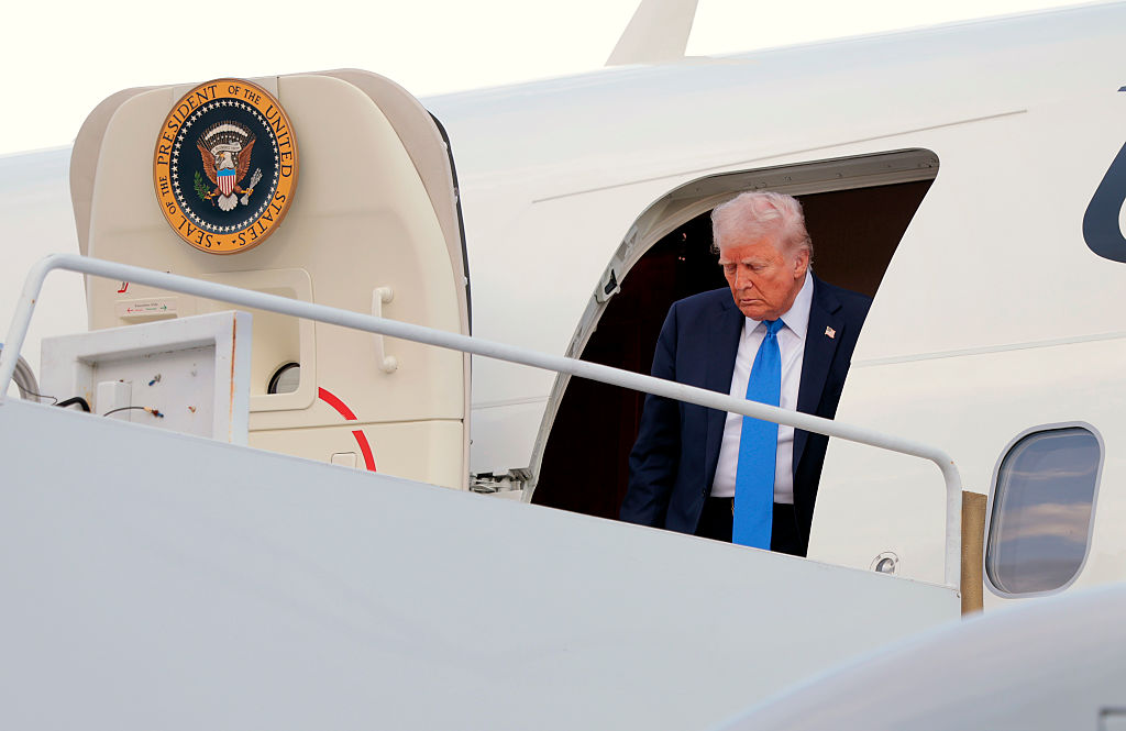 Presidential Grifting: Donald Trump Will Accept $400 Million Luxury Jet From Qatari Royal Family To Use As Air Force One, X Blinks In Corruption