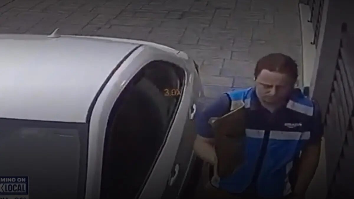 ‘You Better Watch Your… Back’: Amazon Driver Caught on Video Threatening Black Woman with Racist Violence After He Got Locked Inside Gated Apartment Complex, Calling It ‘Kidnapping’