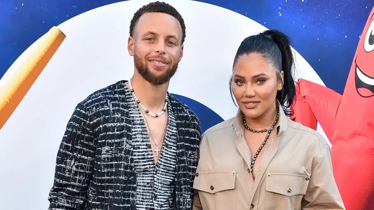 ‘Where’s Steph?’: Ayesha Curry Accused of Upgrading Her Look After Sharing Bikini Thirst Traps Onlinee, Sending Fans Into a Frenzy 