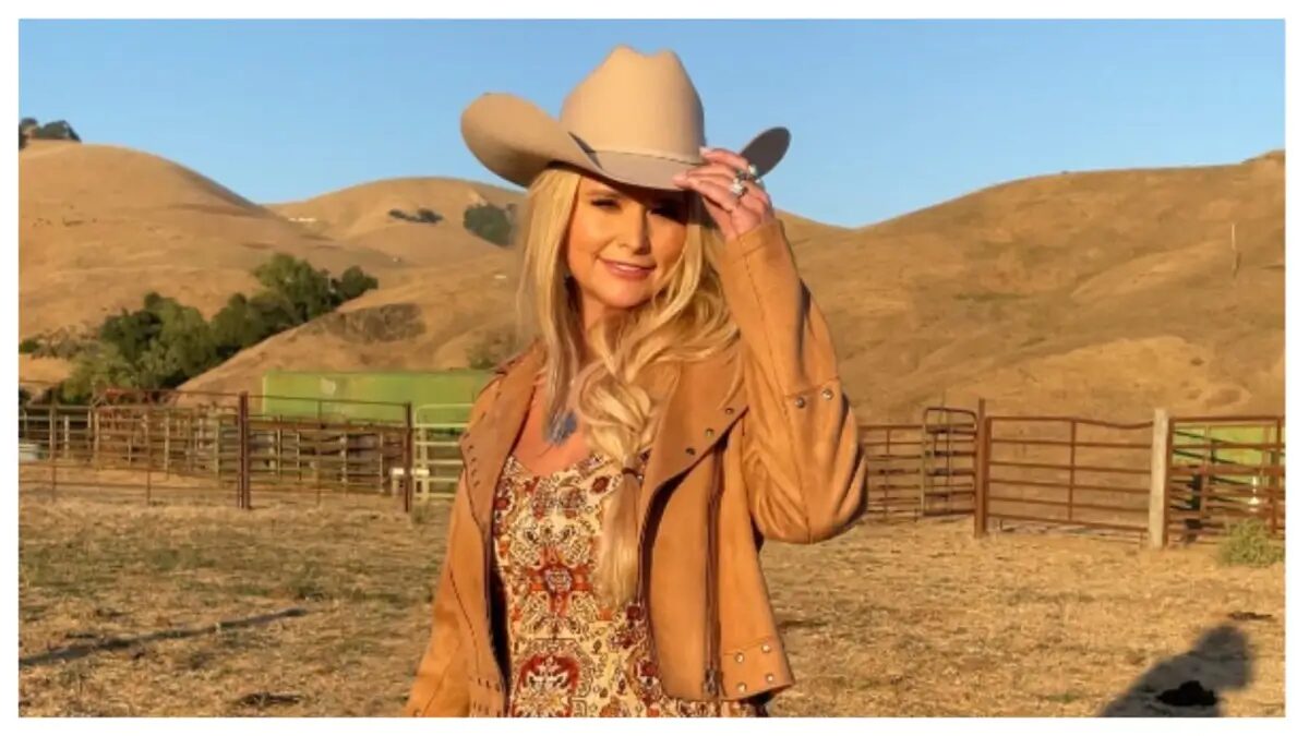 ‘She’s Leaking Out’: Miranda Lambert Fans Gasp After Zooming In on Her Wardrobe Malfunction