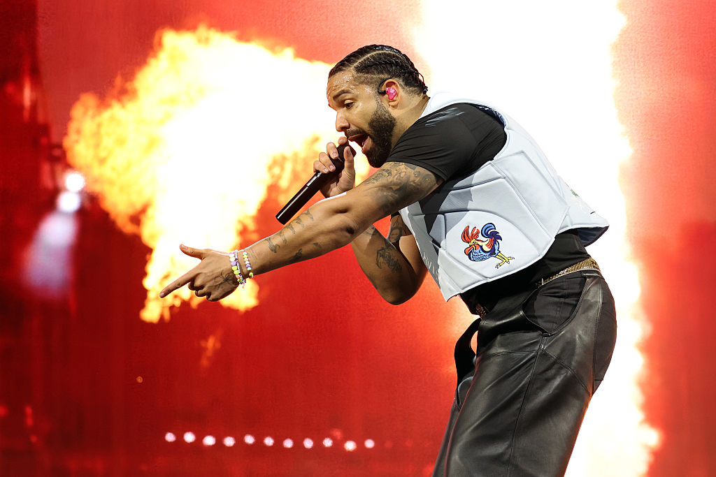Drake Gives Fiery Speech To Concert Crowd: “I Didn’t Get Here By Being A Piece Of Sh-t”