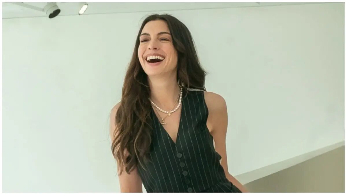‘That Looked So Painful’: Anne Hathaway’s On-Set Tumble Goes Viral After Fans Spot the Crew’s Priceless Reaction in the Background