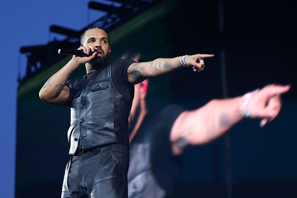 Drake Fans Threw Toilet Paper & Water Bottles At Him During European Concerts, Social Media Eggs It On