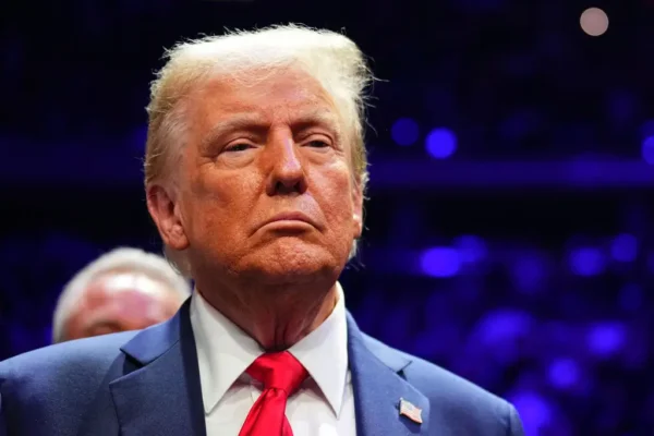 ‘Read it Right Now’: Donald Trump’s Bizarre Reply When Asked to Read a Letter Aloud Leaves Viewers In Stitches