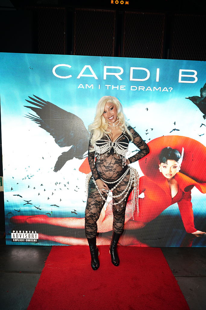 Record Breaking Bardi! Cardi B Goes Platinum And Lands Guinness World Record For Strategic Marketing, Gets Big Gift From Stefon Diggs