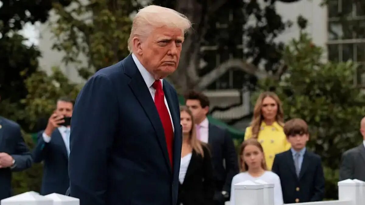 ‘Watch His Granddaughter’s Left Hand’: Trump Embarrassed as Granddaughter Is Forced to Sit Next To him after Her Dad Refused, and Her Face Says It All