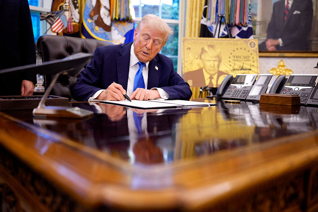 ‘They’re Not Allowed To Do That’: Trump Wants FCC To Revoke Licenses Of Broadcasters Who Always ‘Hit Trump’