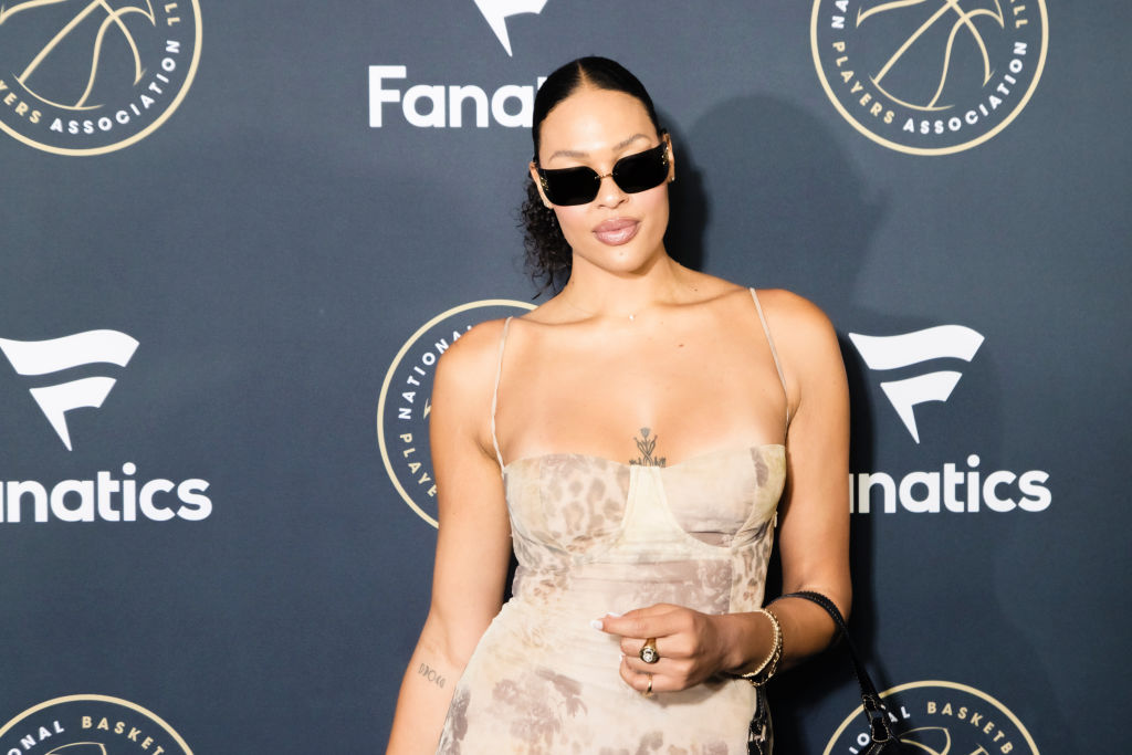 Former WNBA Player Turned OnlyFans Model Liz Cambage Has Financial Advice For Fellow Hoopers