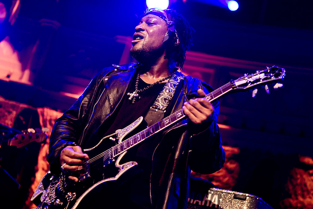 D’Angelo Deep Cuts: From Soulful Covers To Features With J Dilla & Erykah Badu