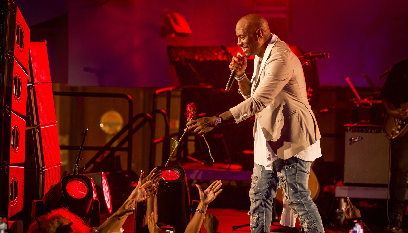 Tyrese Headlines 70s vs 90s Night On the Tom Joyner Fantastic Voyage
