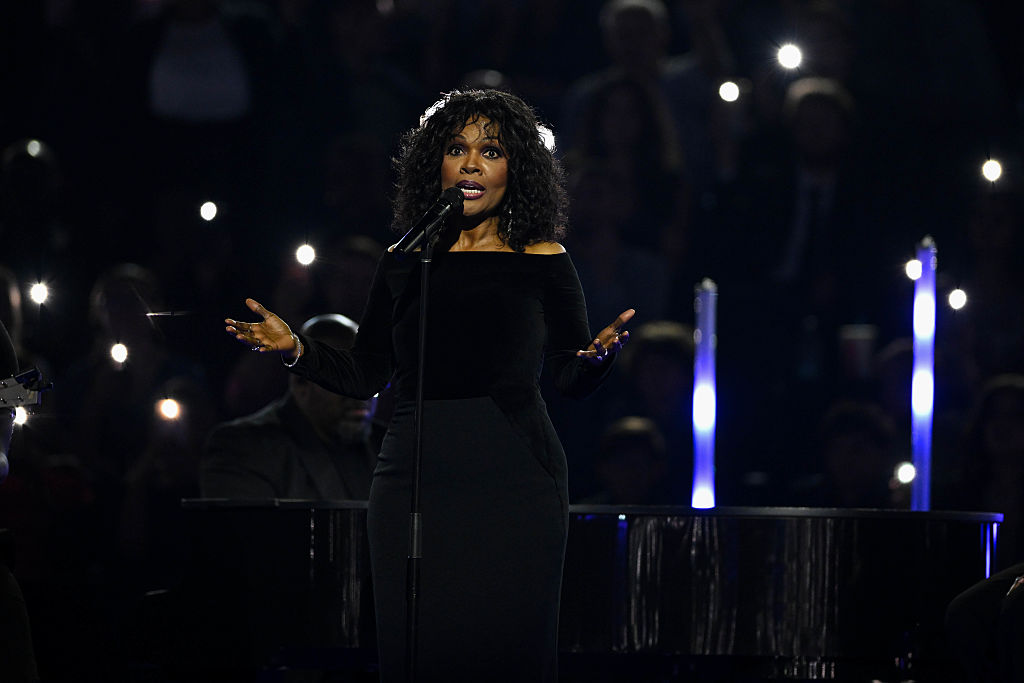 CeCe Winans To Sing National Anthem For Detroit Lions on Thanksgiving