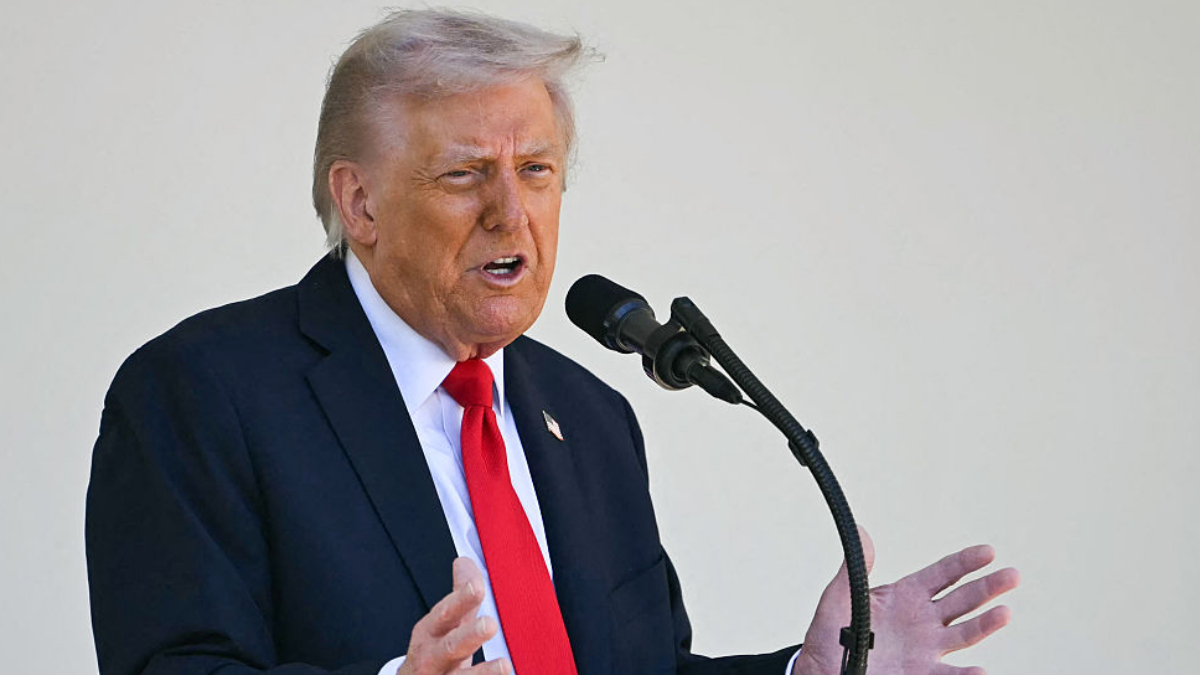 ‘Is This Real?’: Trump Brags About His ‘Perfect Memory,’ Then Glitches Mid-Speech — and His Desperate Attempt to Fix It Only Exposes How Lost He’s Become