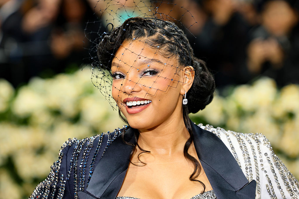 Halle Bailey’s ‘Christmas In Rockefeller’ Performance Was Absolutely Stunning
