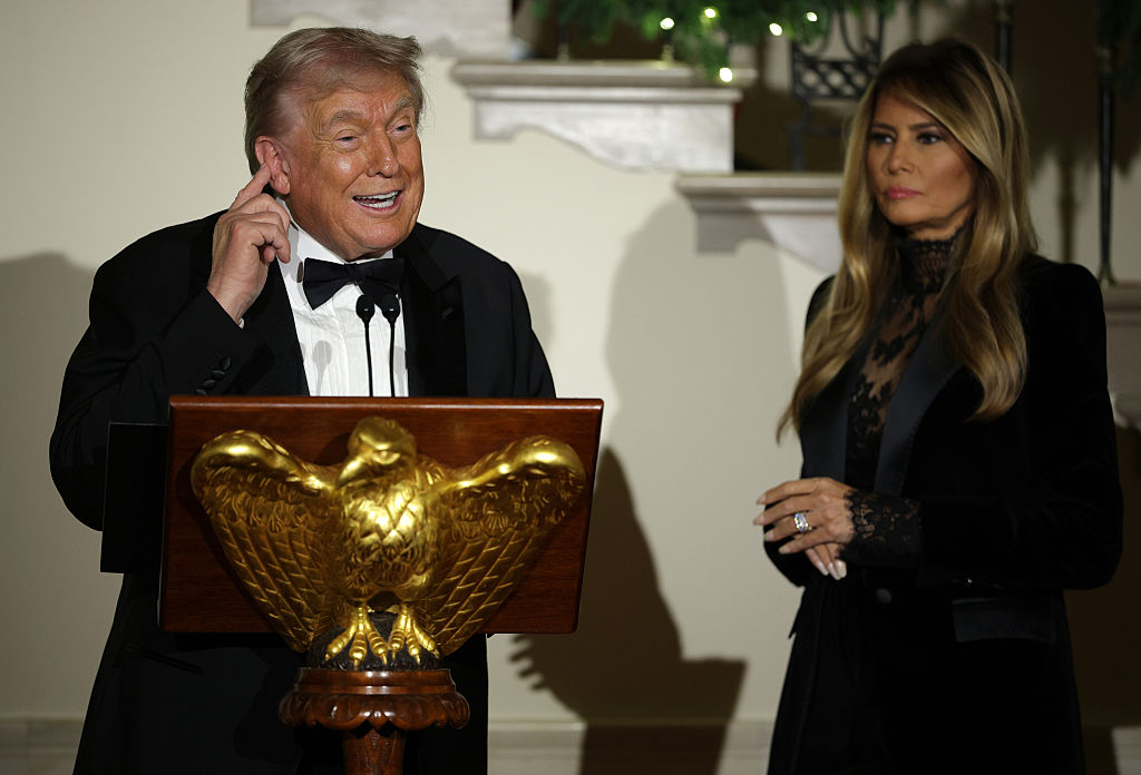 ‘Zoom in On Melania’s Face’: Melania Tells Trump to Handle Christmas Himself — Days Later, He Shocks Fans and Airs Their Fight on the World Stage
