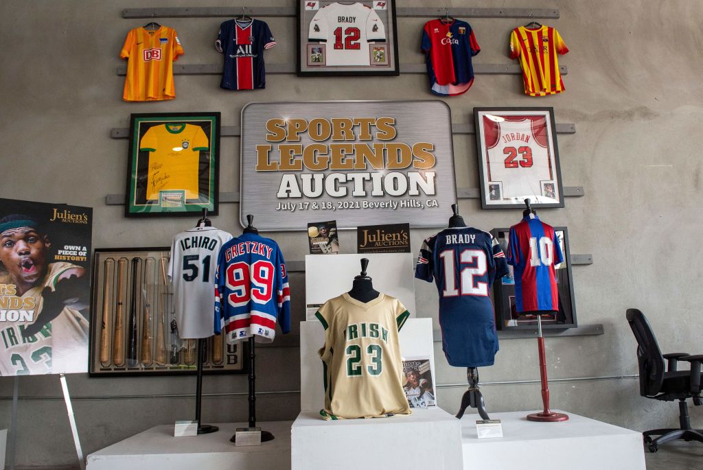 Make It Count: A Gift Guide For The Ultimate Sports Fan