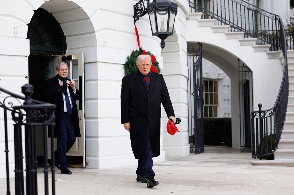 ‘He’s Not Well’: Trump’s Short Walk Raises Concerns After Cameras Catch the Subtle Hand Cues Guiding Him