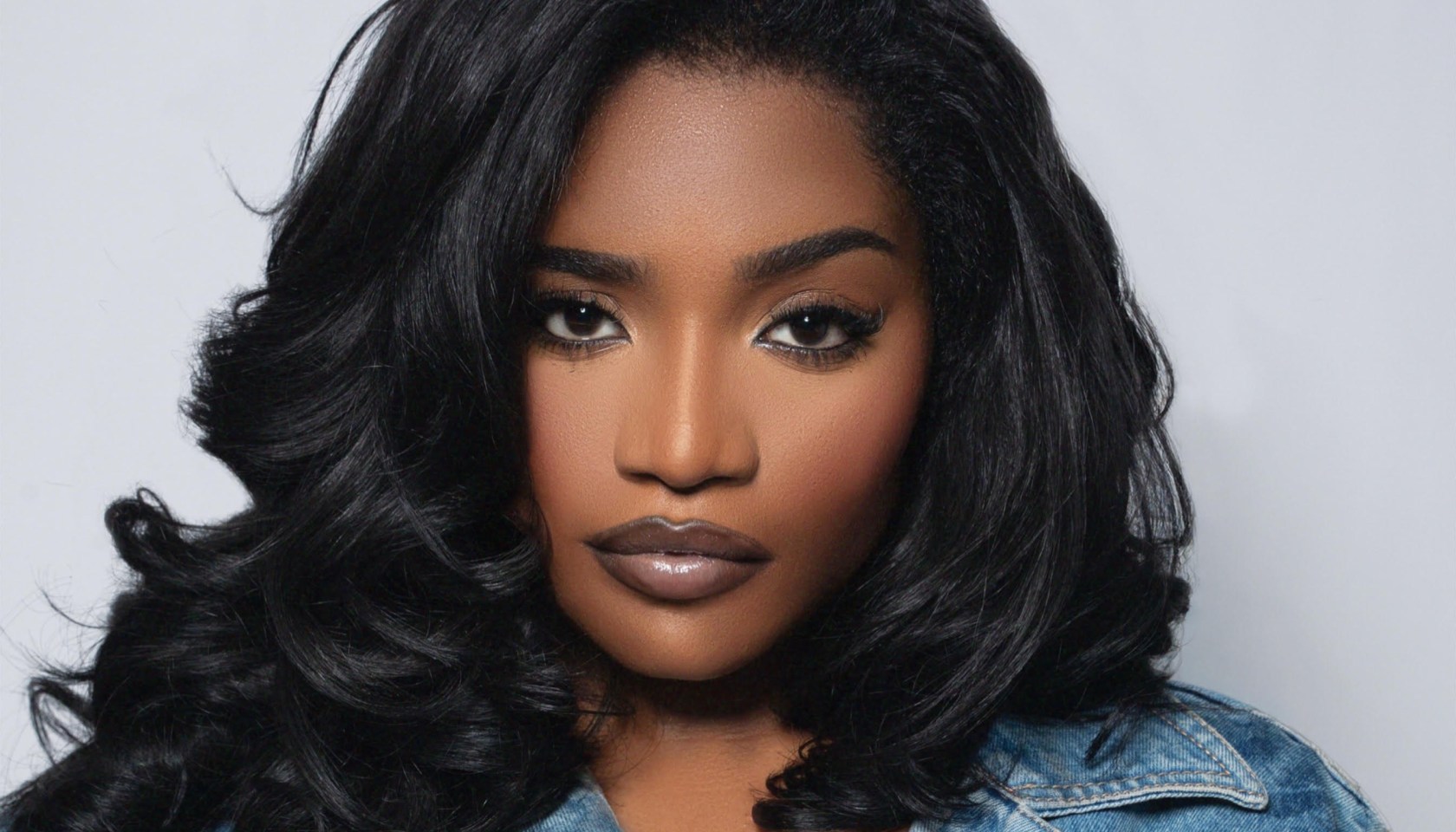 Beneath the Brush: Celebrity MUA Tays Muse Found Her Calling During the Pandemic