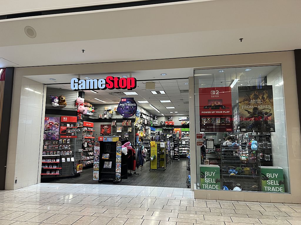 Power To The CEO: GameStop Shuttering Over 400 Stores In 42 States As Head Honcho Pushes For $35 Billion Payout
