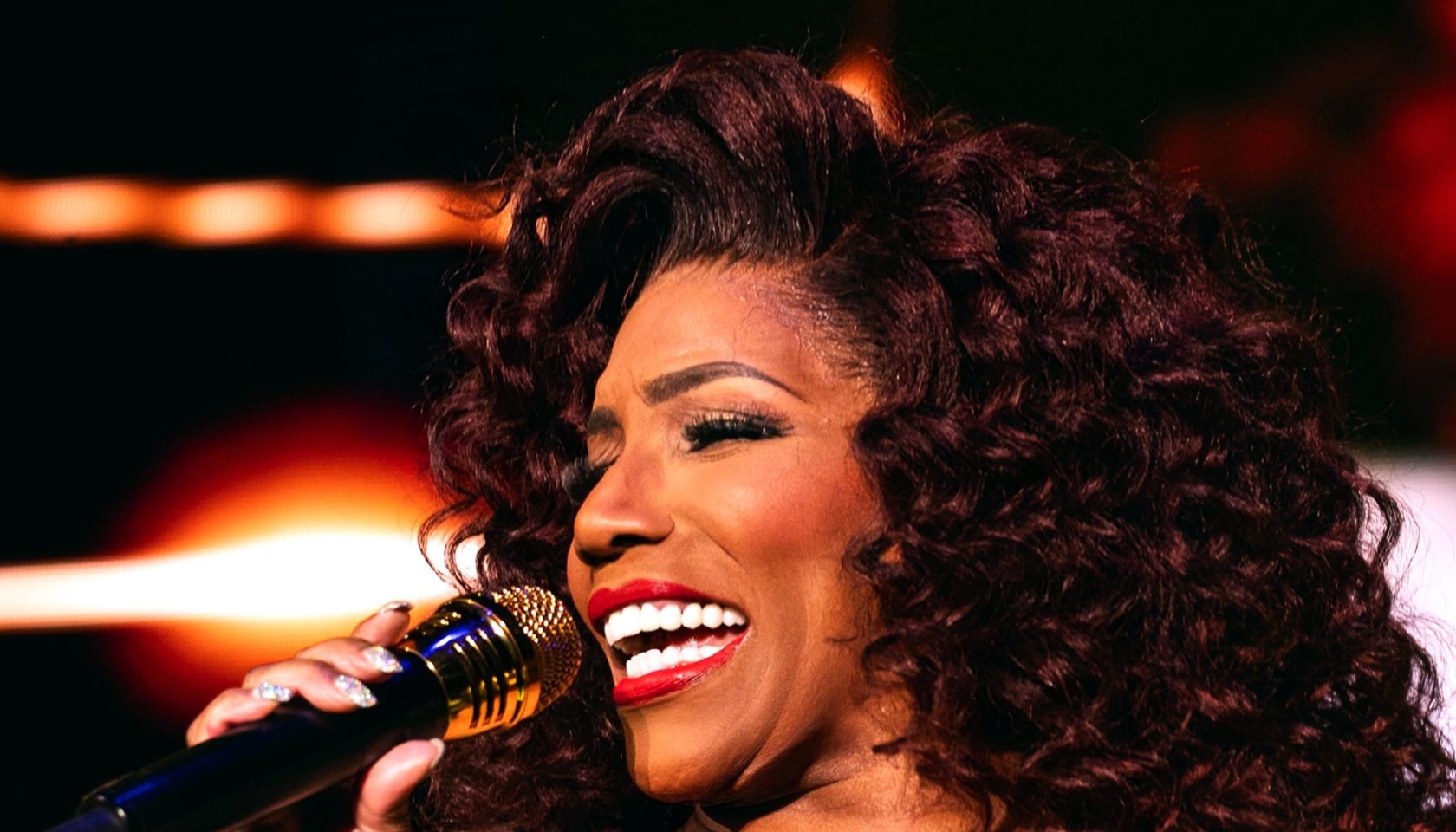 Stephanie Mills Becomes Honorary Member of Zeta Phi Beta