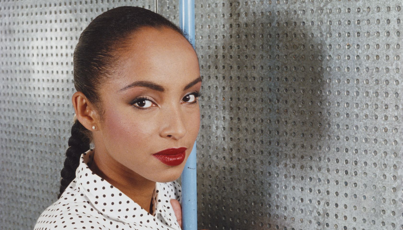 16 Sultry Sade Tracks Perfect For The Winter
