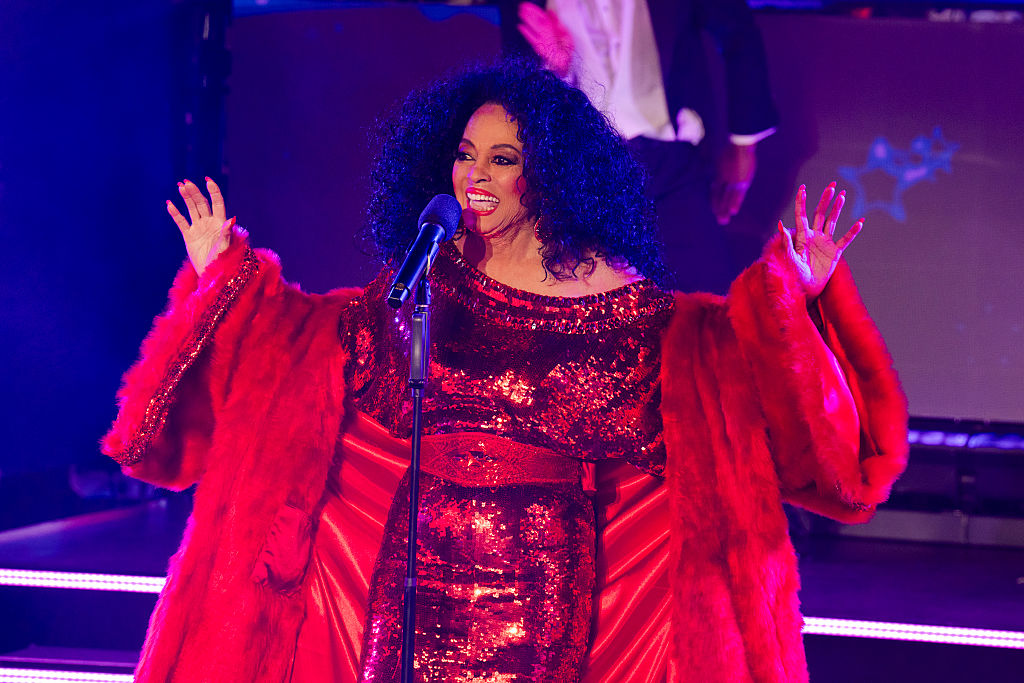 Gallery: New Year’s Eve 2025 Looks We’re Still Obsessed With