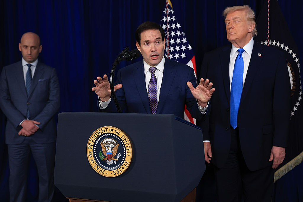 ‘Omg WTF is Going on with Him’: Trump Falls Asleep Standing as Rubio Checks on Him — Then a Close-Up of Trump’s Mouth Sends Viewers Spiraling