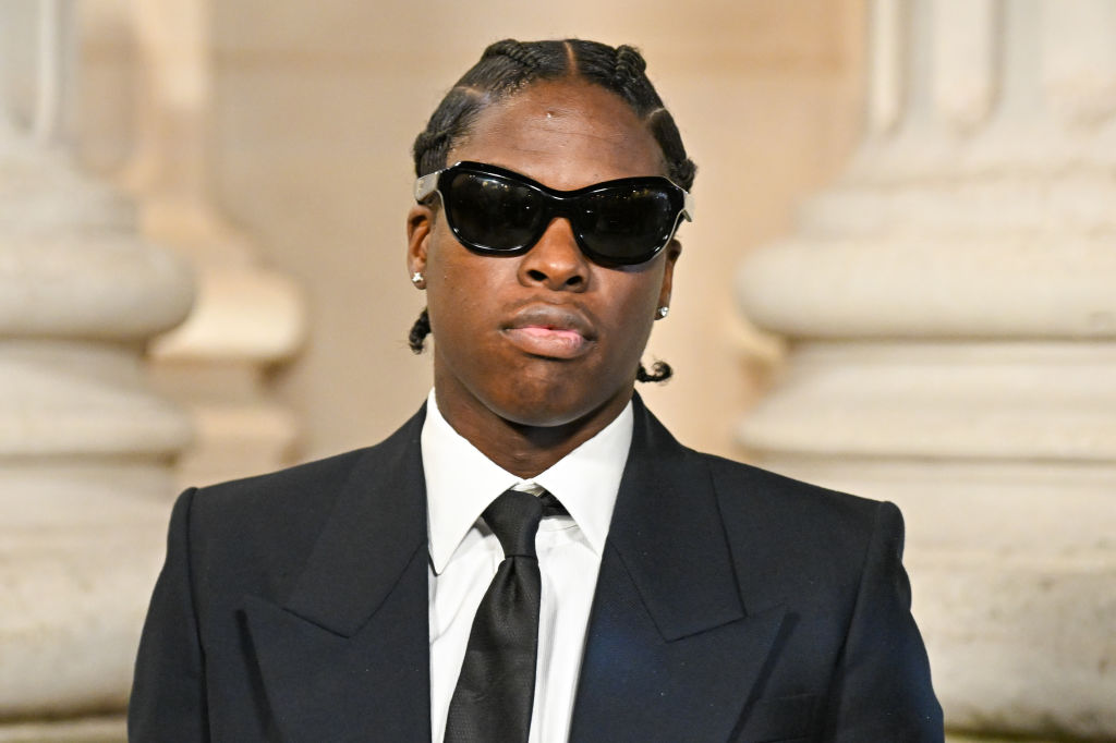 Daniel Caesar Graces NPR’s Tiny Desk