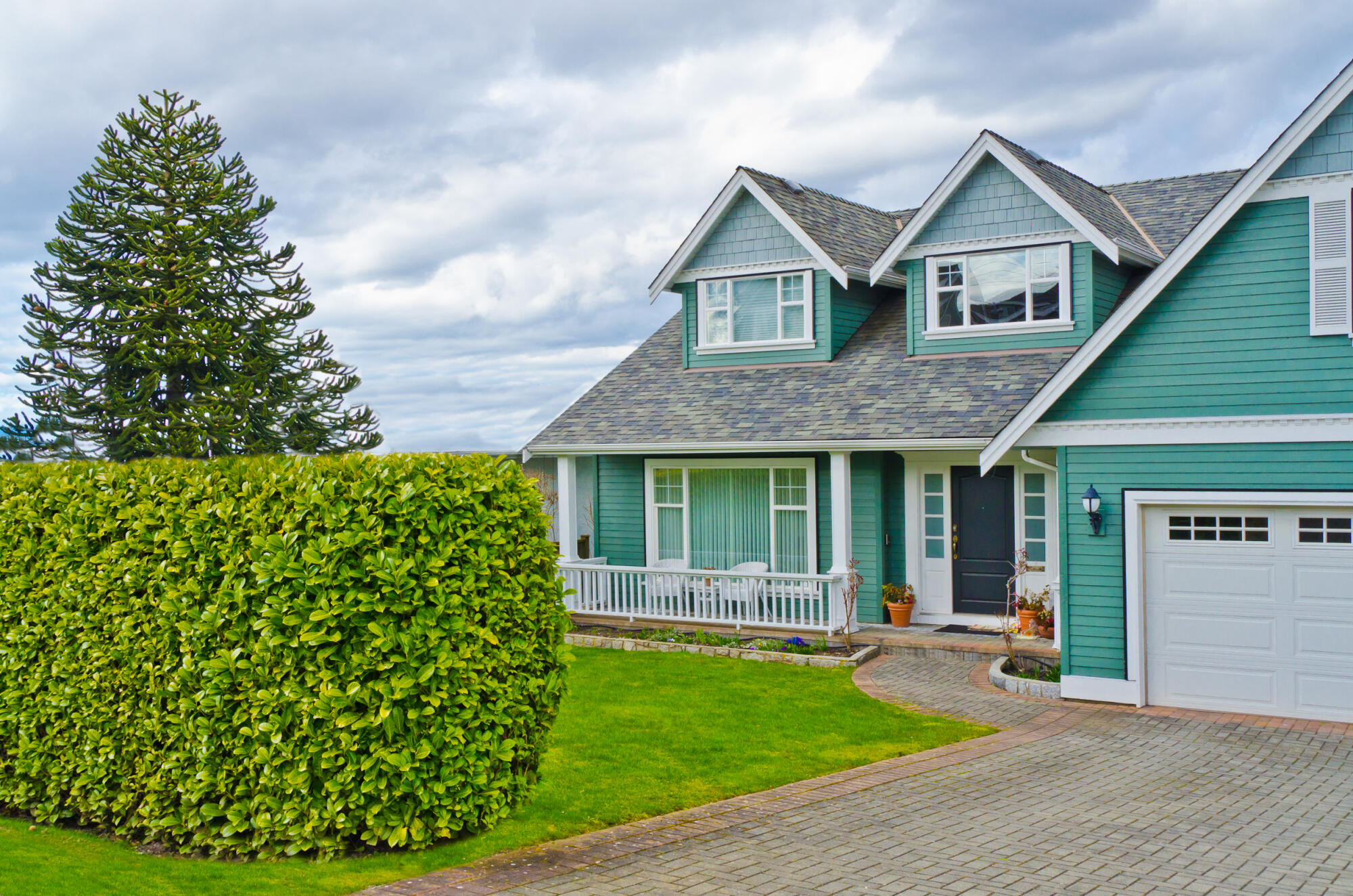 Flipping houses: How investors are thriving in today’s property market