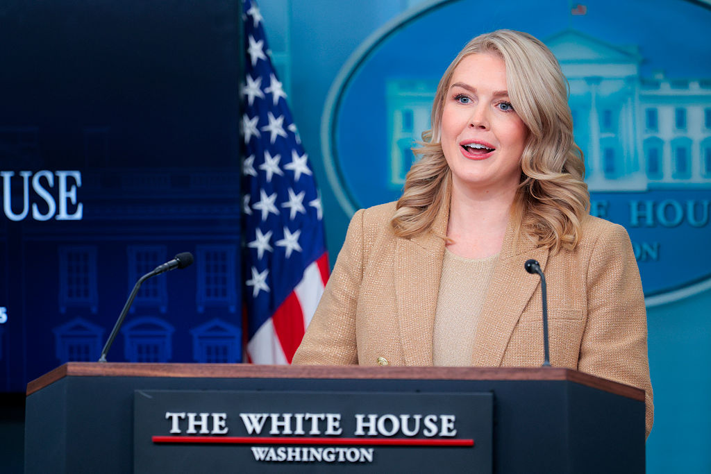 ‘Wait, Did She Just Say That?’: Karoline Leavitt Goes Full Kiss-Up Mode Praising Trump. It Seems Harmless at First Then One Word Choice Sends the Whole Thing Off the Rails