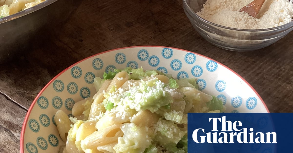 Rachel Roddy’s ‘high-ranking’ penne with potatoes, cabbage, butter and cheese – recipe
