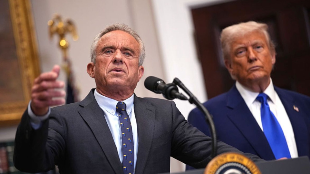 ‘You Can’t Make This Up’: Trump Powers Down In Front of Kids as RFK Jr. Rambles On — Then Linda McMahon Checks on Him as Cameras Keep Rolling