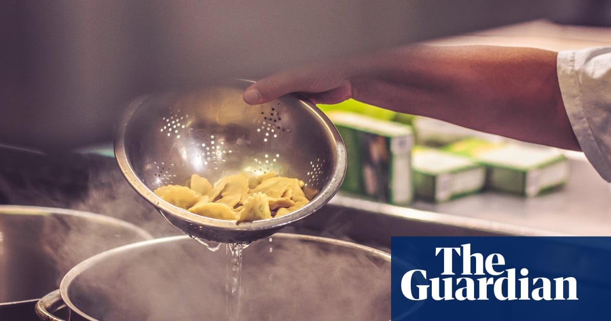 How to stop pasta sticking together | Kitchen aide