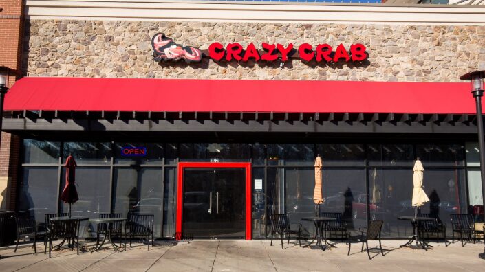 ‘You Shouldn’t Say It’: Virginia Crazy Crab Employee Fired After Writing Racist Slur on Receipt –– Now the Customer Wants Her Money Back