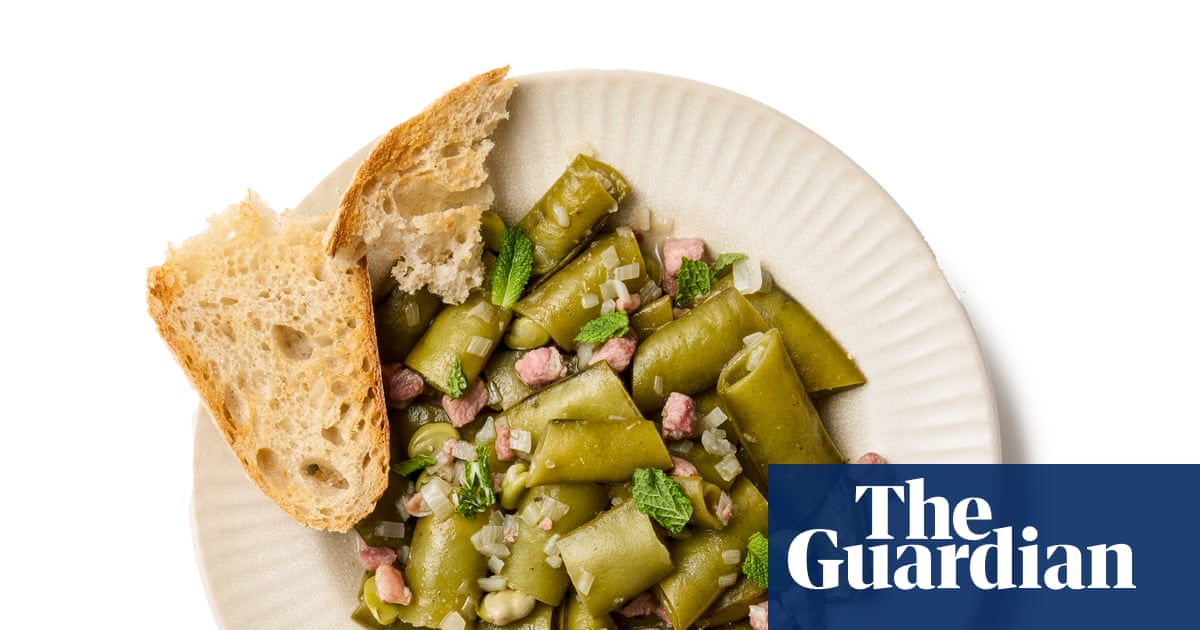 How to make the perfect Spanish broad bean stew – recipe | Felicity Cloake’s How to make the perfect …