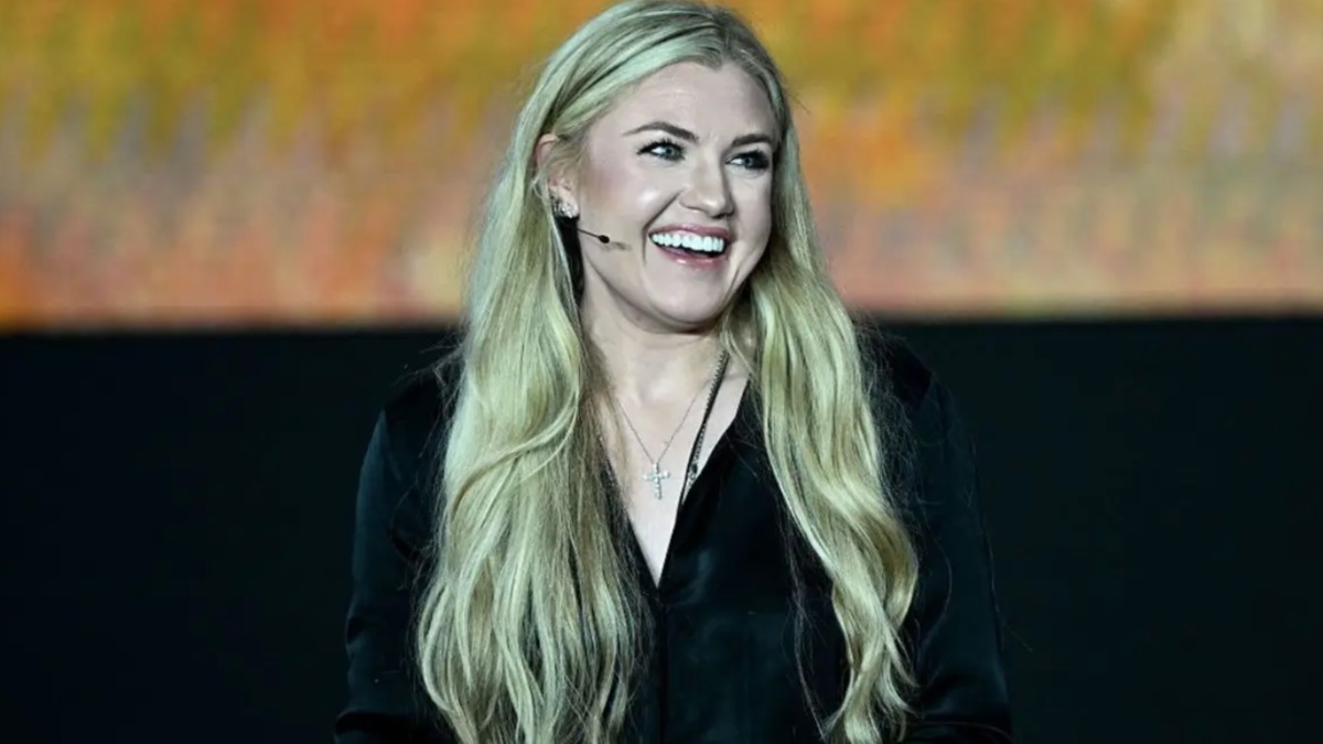 ‘She Tried to Fake Cry’: Erika Kirk Thought She Had the Last Word Until a Heckler’s Brutal Call-Out Stopped the Crowd Cold
