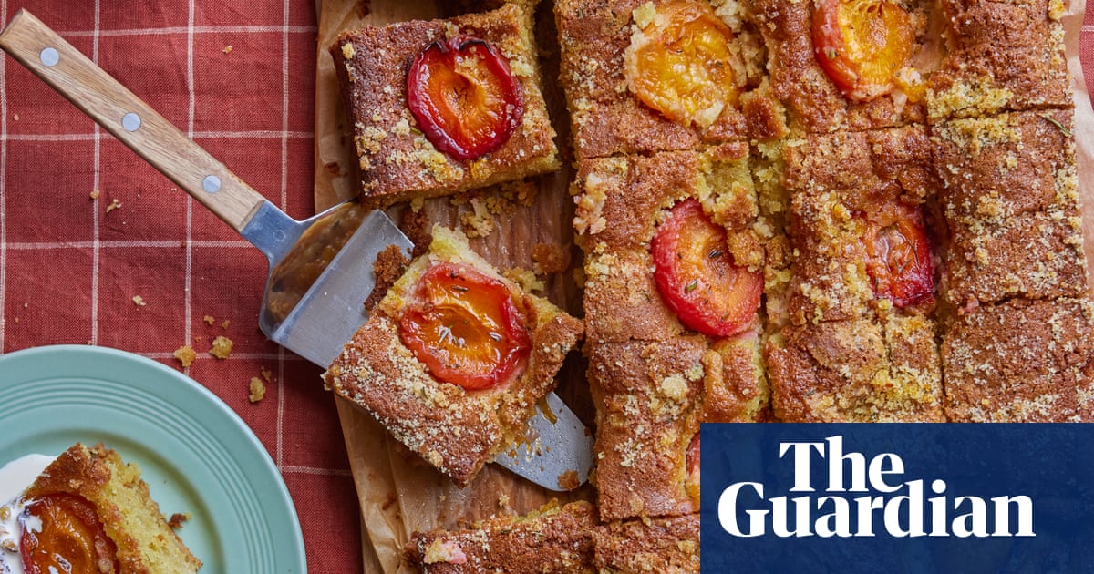 Helen Goh’s recipe for apricot traybake with rosemary, orange and vanilla sugar crust | The sweet spot