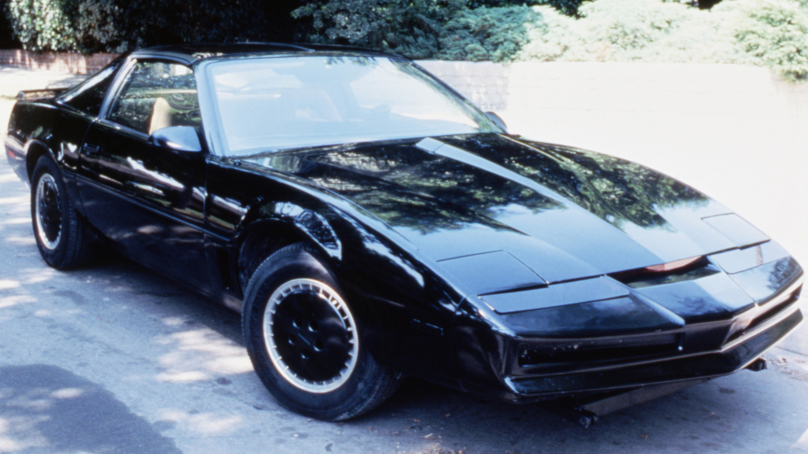 Who Is K.A.R.R.? Knight Rider’s Evil Older Brother To K.I.T.T. Explained