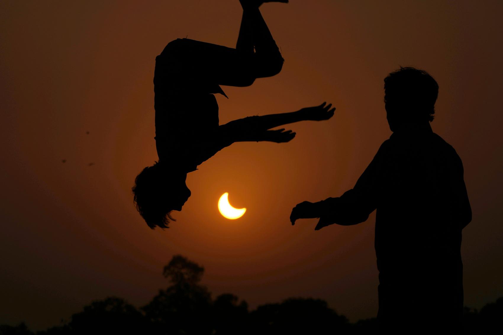 Tech tip: Using your smartphone to capture total solar eclipse over Europe – japantoday.com
