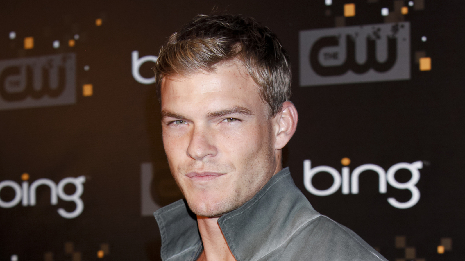 Why Reacher’s Alan Ritchson Wasn’t In The Aquaman Pilot After Playing The Hero On Smallville