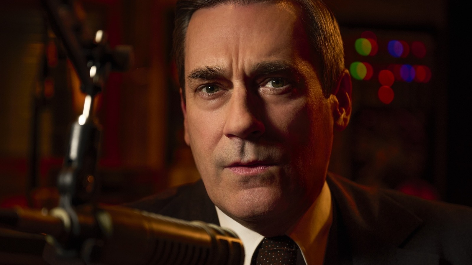Jon Hamm Presides Over ’63 Hours Of Total Chaos’ In American Hostage Trailer — Watch