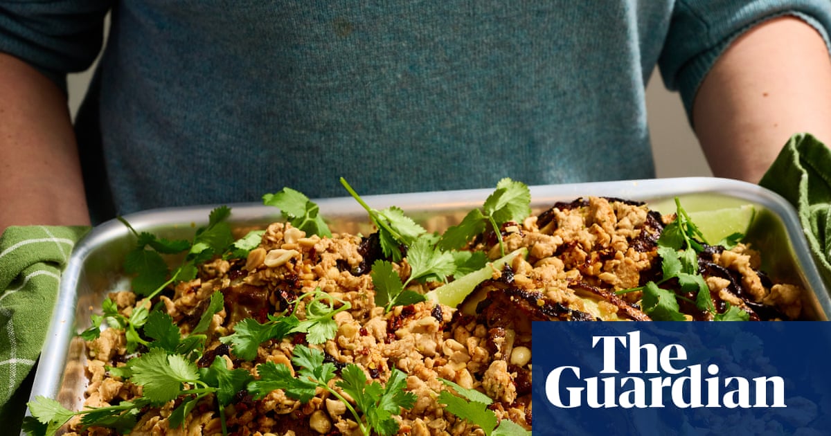 Alice Zaslavsky’s satay-butter charred cabbage wedges with fragrant chicken mince – recipe
